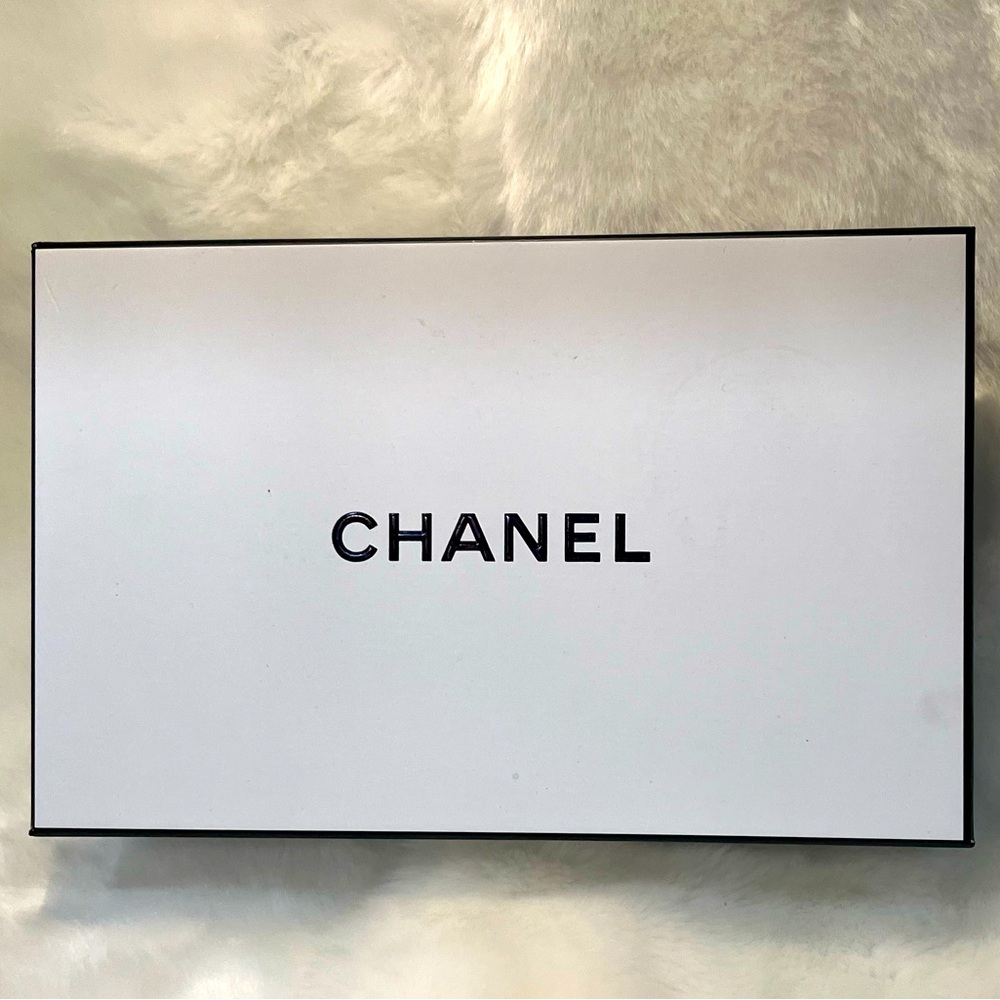CHANEL GIFT BOX 9.5x5.5x3 INCHES AND DRAWSTRING BAG 5.5x5.5 INCHES